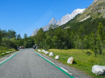 Visualizza immagine Segnaletica orizzontale verde - Val Ferret