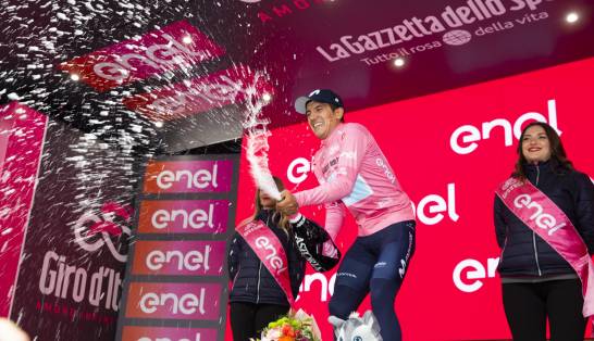 Giro D'Italia - Courmayeur incorona l'ecuadoriano Richard Carapaz